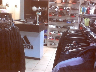 Магазин спортивных товаров «Adidas»